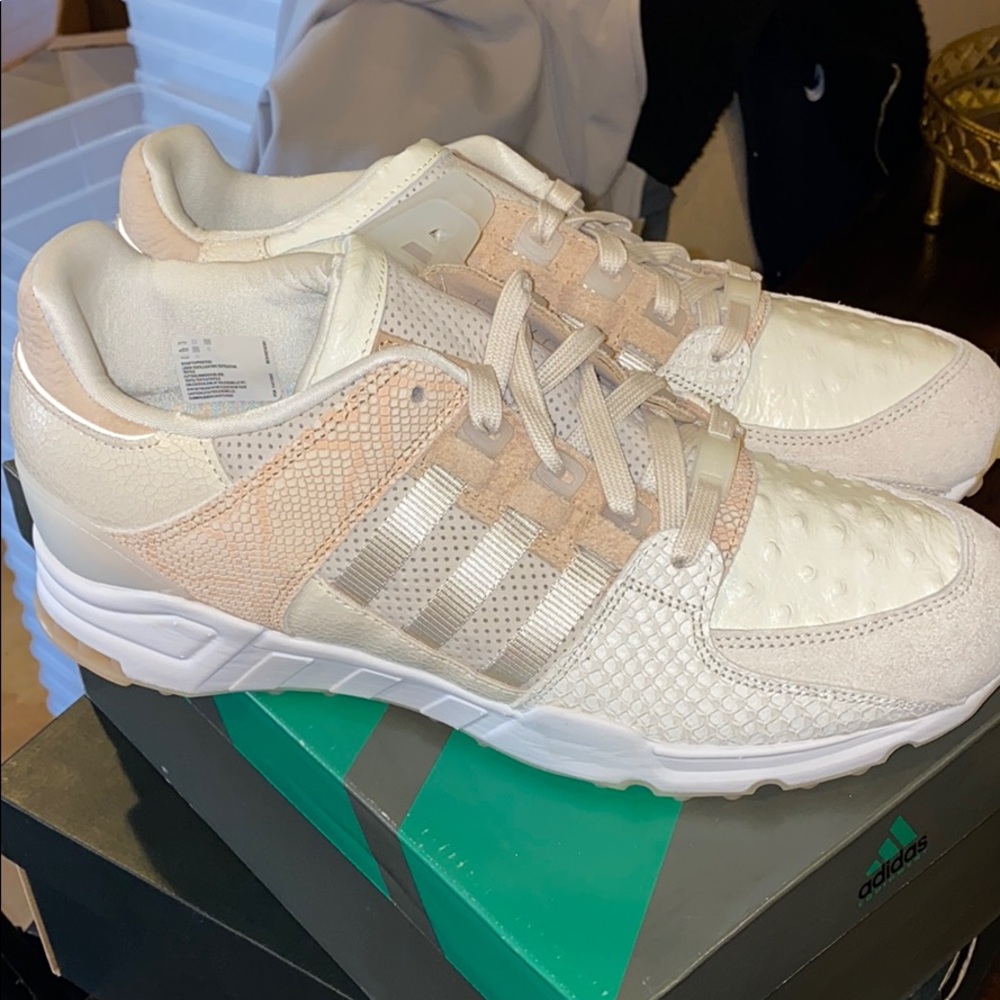 Adidas equipment running support